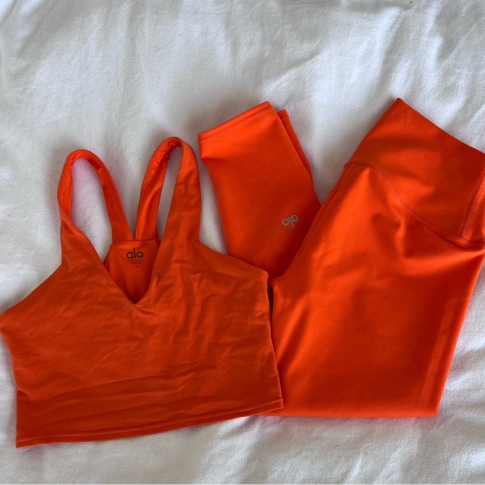 Alo tangerine yoga set S/XS